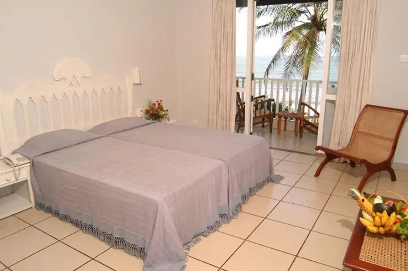 Hotel Sunset Beach Negombo