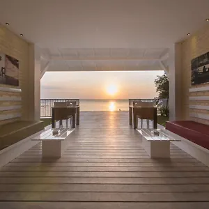 Hush Lagoon 30 *** Negombo