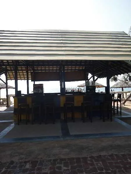 Hotel Sunset Beach Negombo